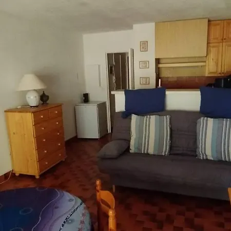 Apartment Coquet Avec Piscine A 200m De La