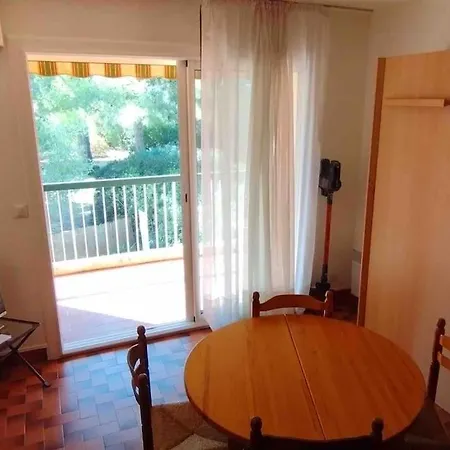 Coquet Avec Piscine A 200m De La 邦多勒