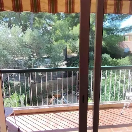 Coquet Avec Piscine A 200m De La *