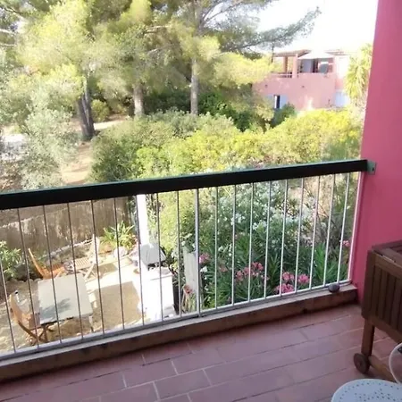 Coquet Avec Piscine à 200m De La *