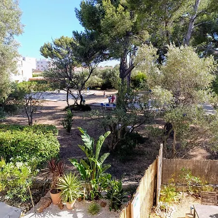 Coquet Avec Piscine A 200m De La *